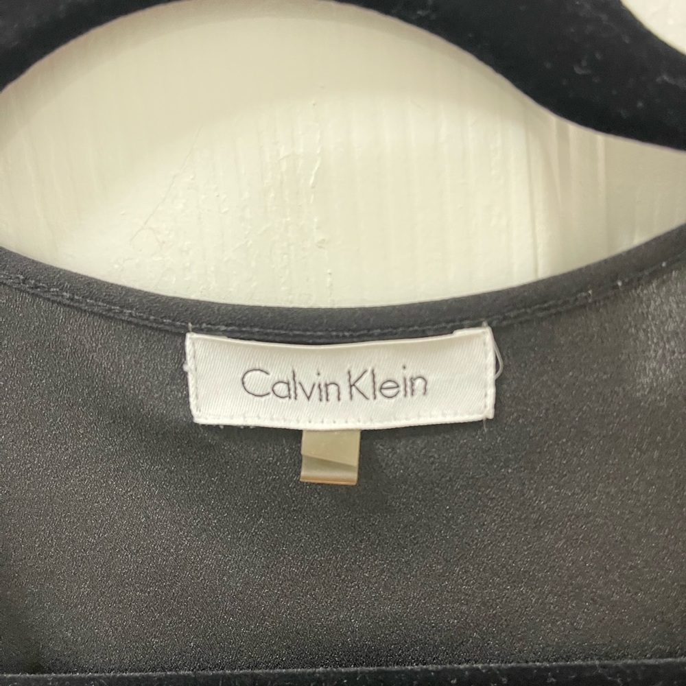 Calvin Klein - Picture 4 of 4